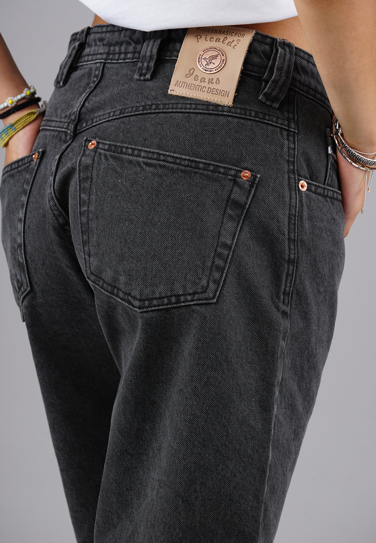 Picaldi Zicco 471 Tint Damen Jeansshorts – Relaxed Fit – Charcoal Greywashed W29 Picaldi Zicco 471 Tint Damen Jeansshorts – Relaxed Fit – Charcoal Greywashed W40